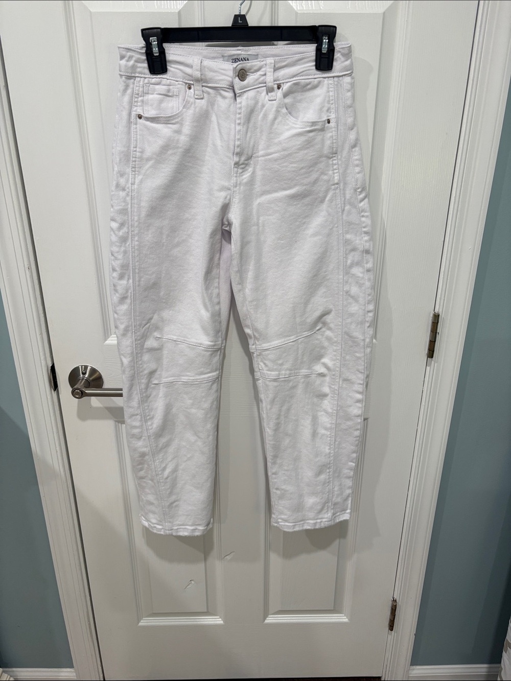 Zenana Outfitters White Cropped High-Rise Jeans, size small